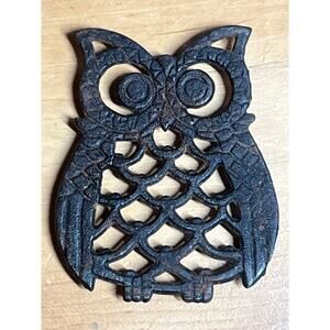 Vintage Cast Iron Mini Trivet - Owl - 3” x 4” - Made in Taiwan Birds. Kitchen